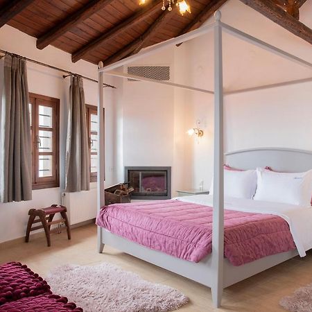 Guesthouse Ourania パライオス・パンテレイモン エクステリア 写真