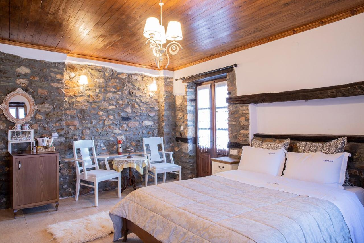 Guesthouse Ourania パライオス・パンテレイモン エクステリア 写真