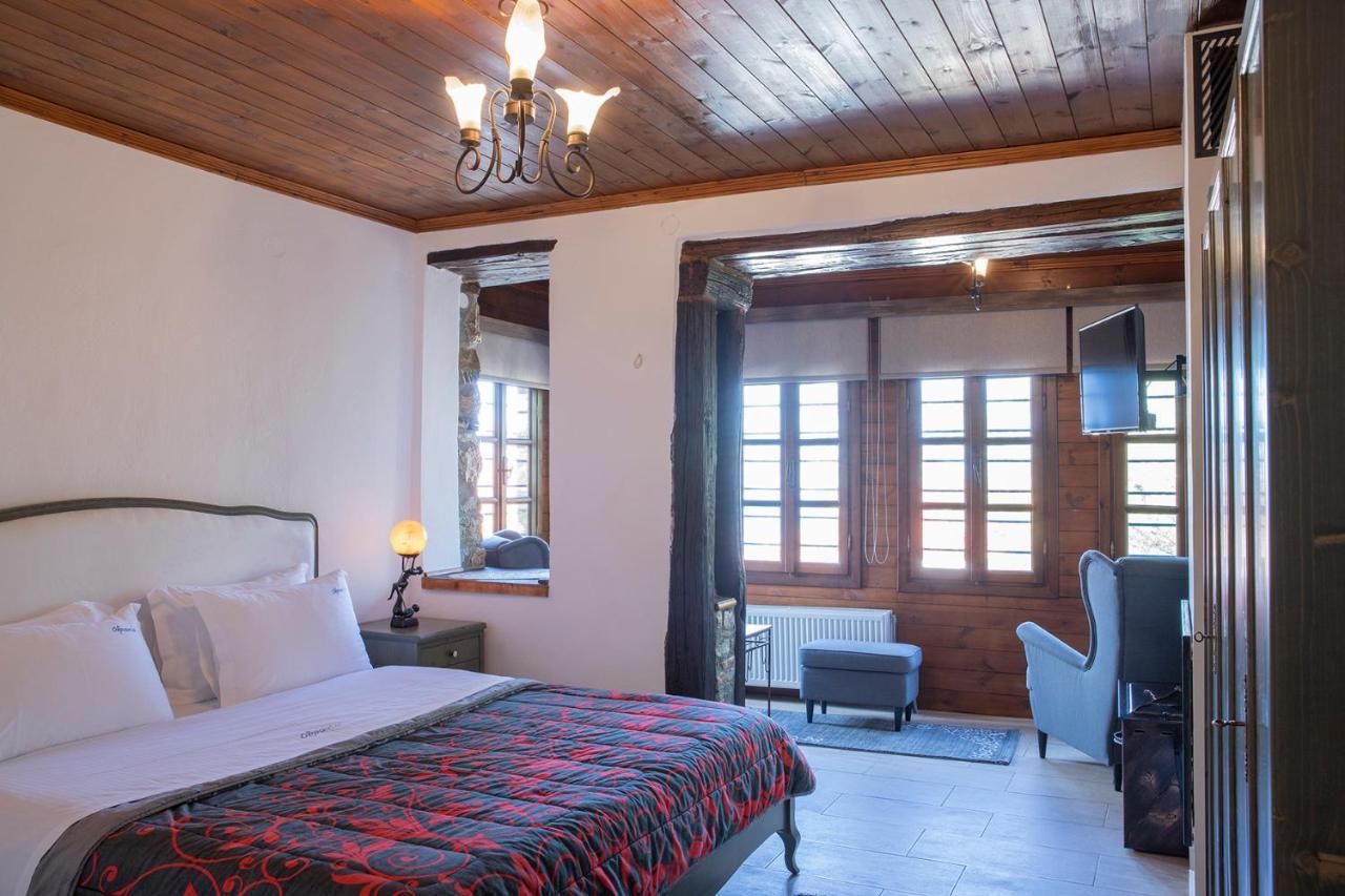 Guesthouse Ourania パライオス・パンテレイモン エクステリア 写真