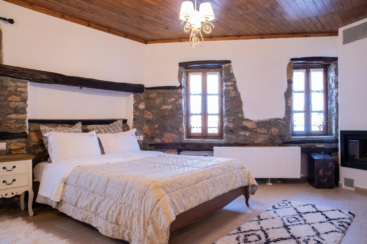 Guesthouse Ourania パライオス・パンテレイモン エクステリア 写真