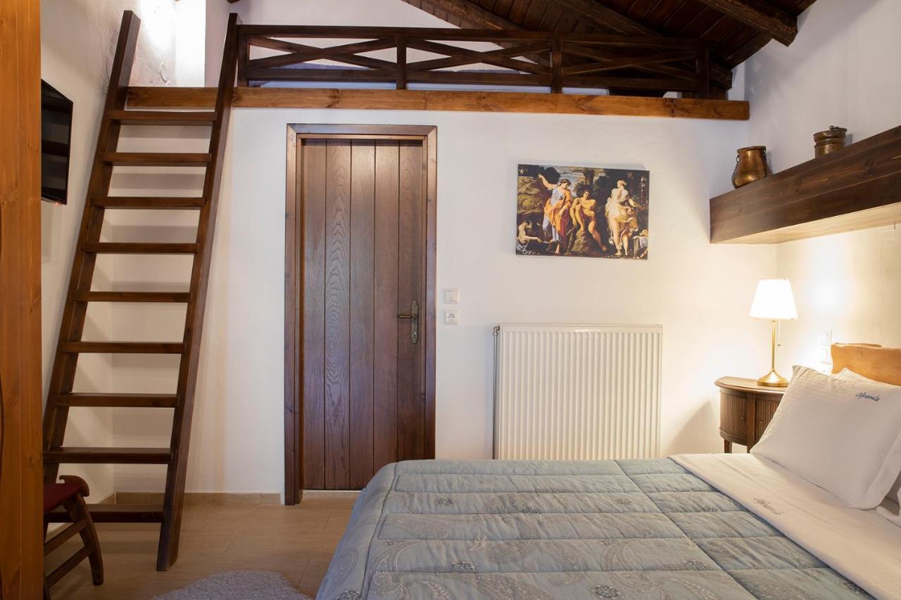 Guesthouse Ourania パライオス・パンテレイモン エクステリア 写真