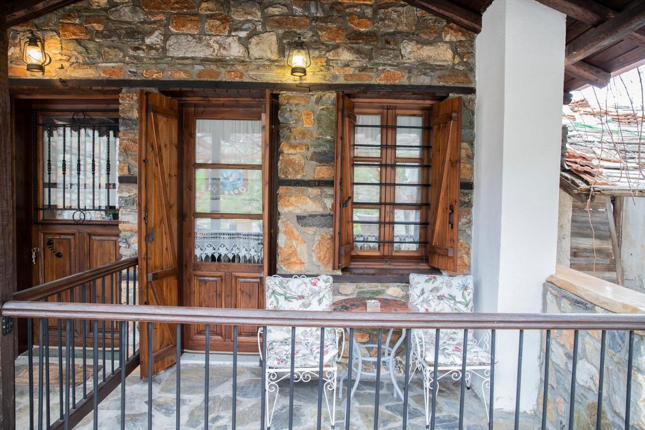 Guesthouse Ourania パライオス・パンテレイモン エクステリア 写真