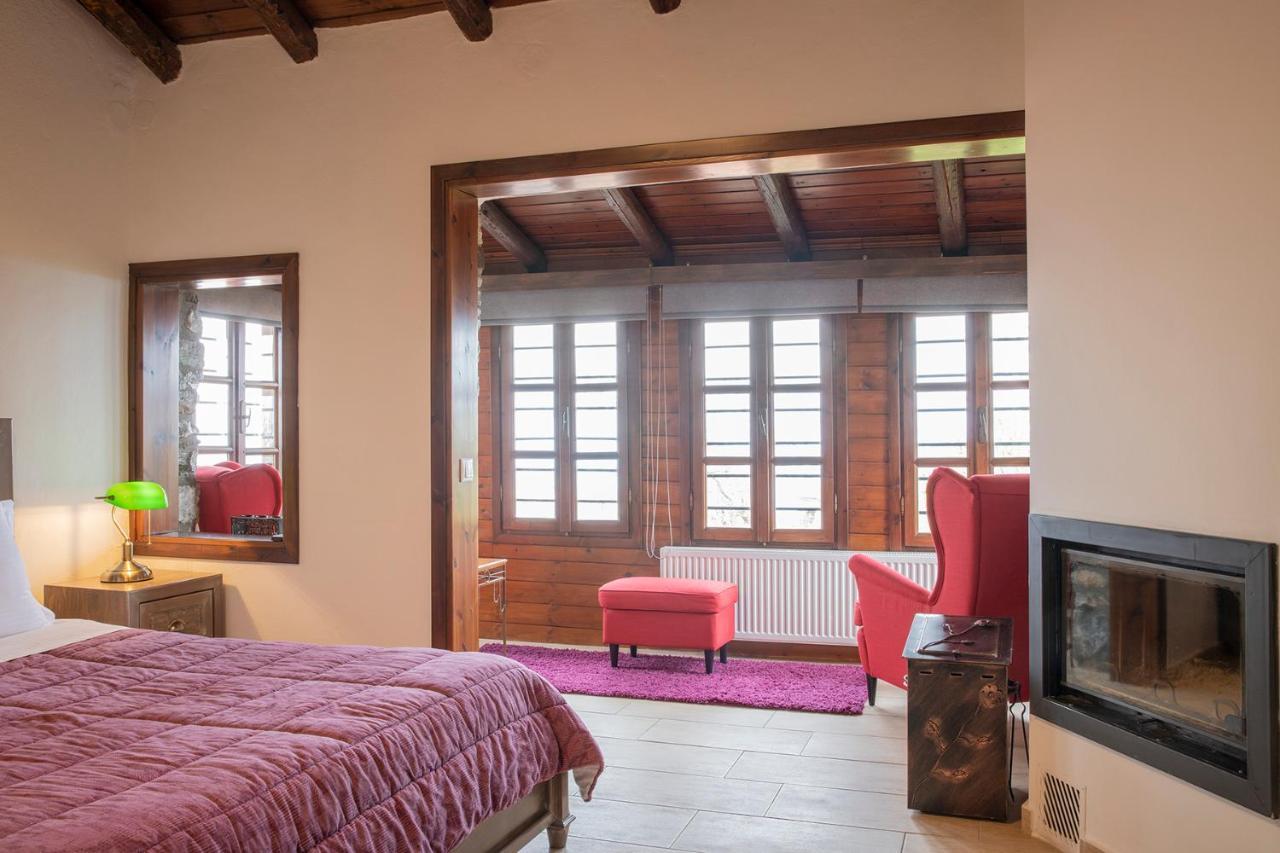 Guesthouse Ourania パライオス・パンテレイモン エクステリア 写真