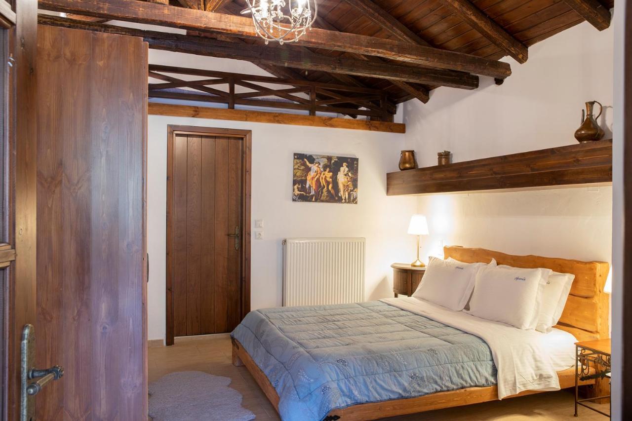 Guesthouse Ourania パライオス・パンテレイモン エクステリア 写真