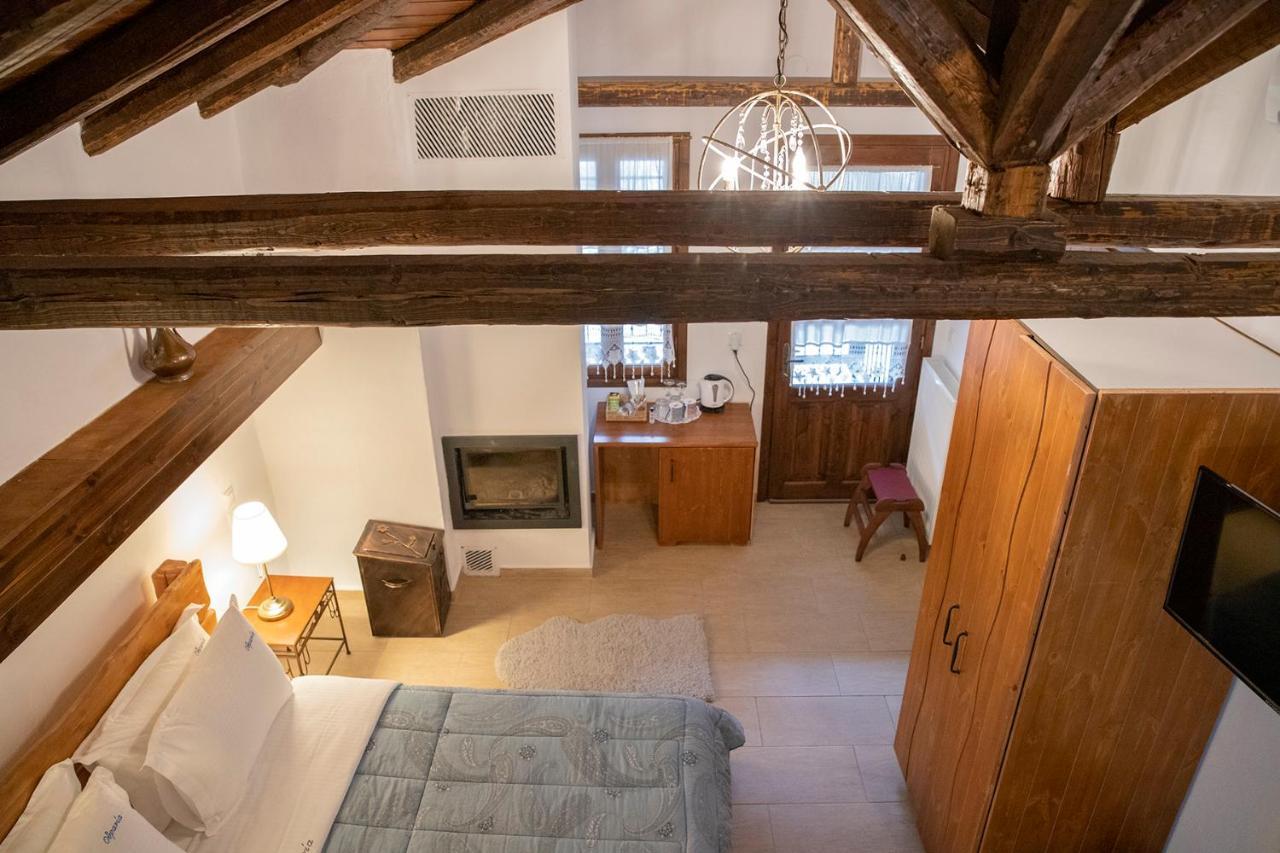 Guesthouse Ourania パライオス・パンテレイモン エクステリア 写真