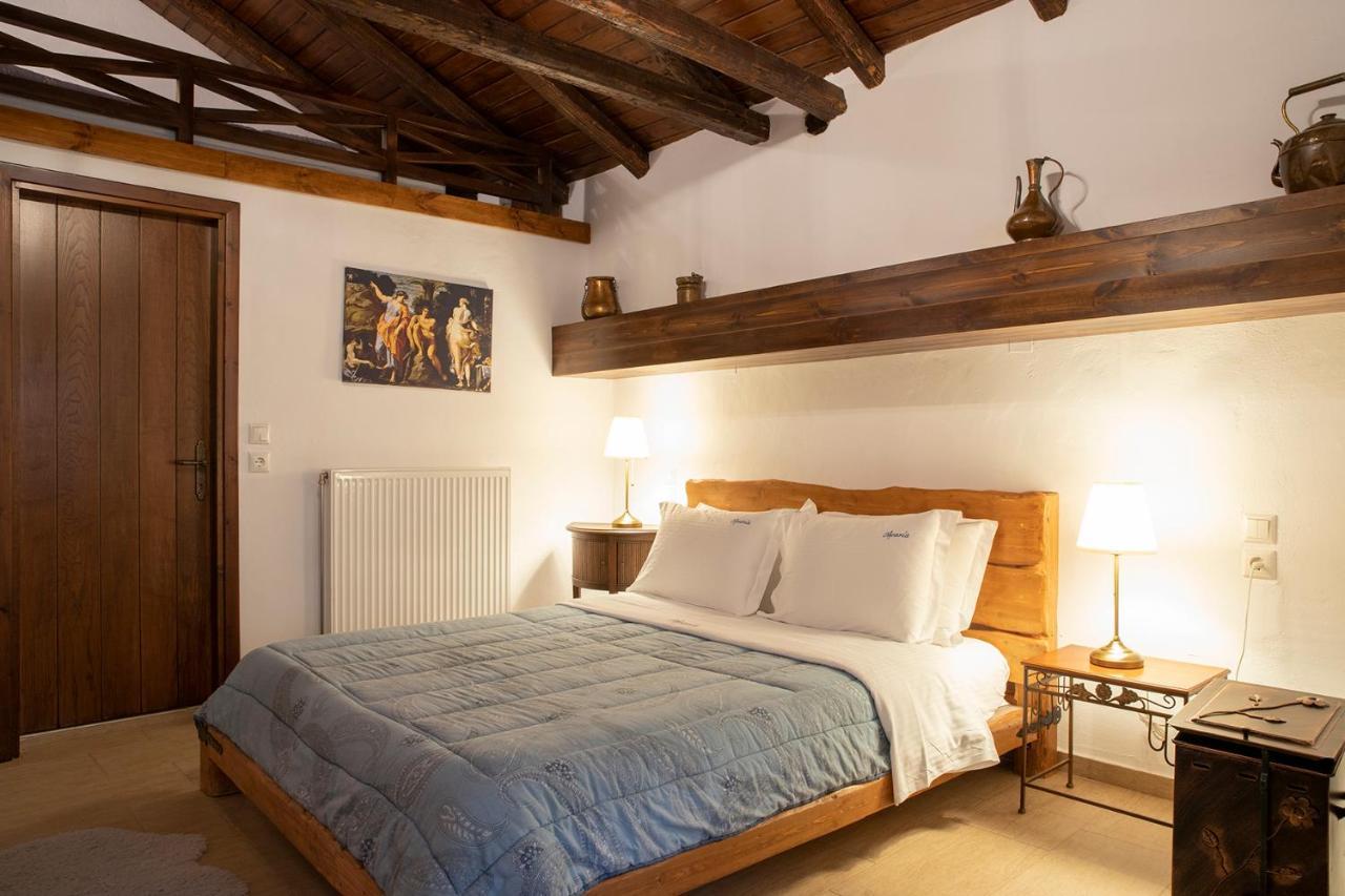 Guesthouse Ourania パライオス・パンテレイモン エクステリア 写真