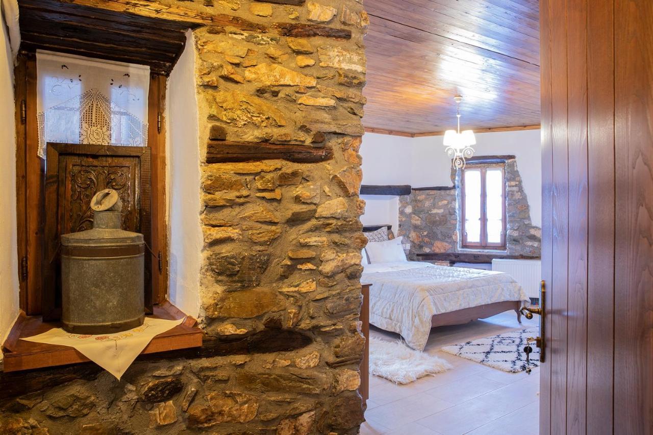 Guesthouse Ourania パライオス・パンテレイモン エクステリア 写真