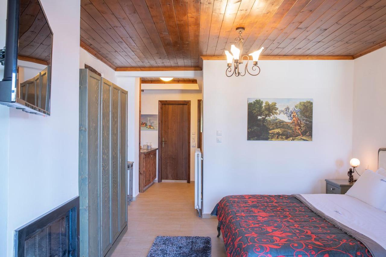 Guesthouse Ourania パライオス・パンテレイモン エクステリア 写真