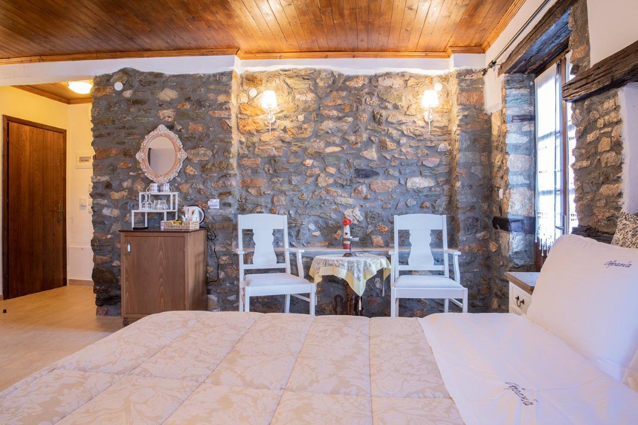 Guesthouse Ourania パライオス・パンテレイモン エクステリア 写真