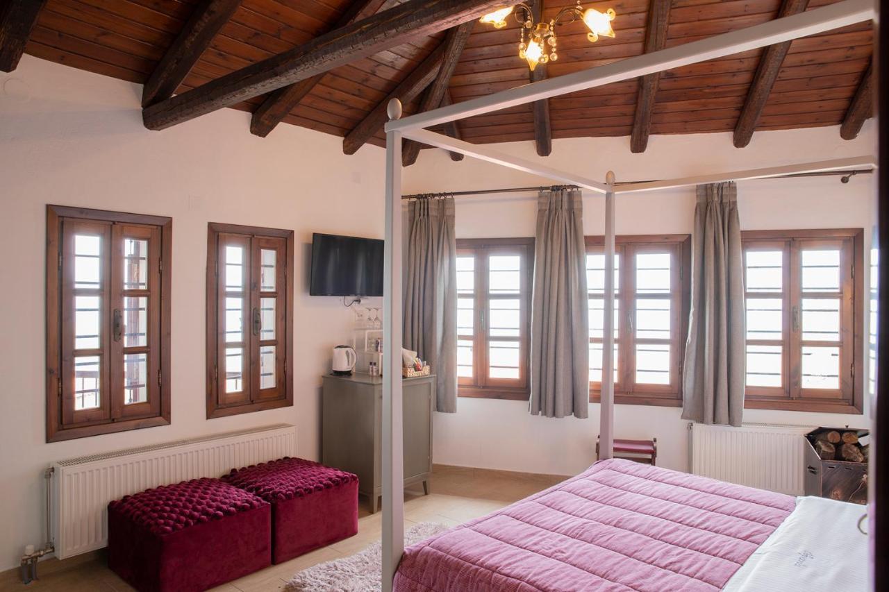 Guesthouse Ourania パライオス・パンテレイモン エクステリア 写真