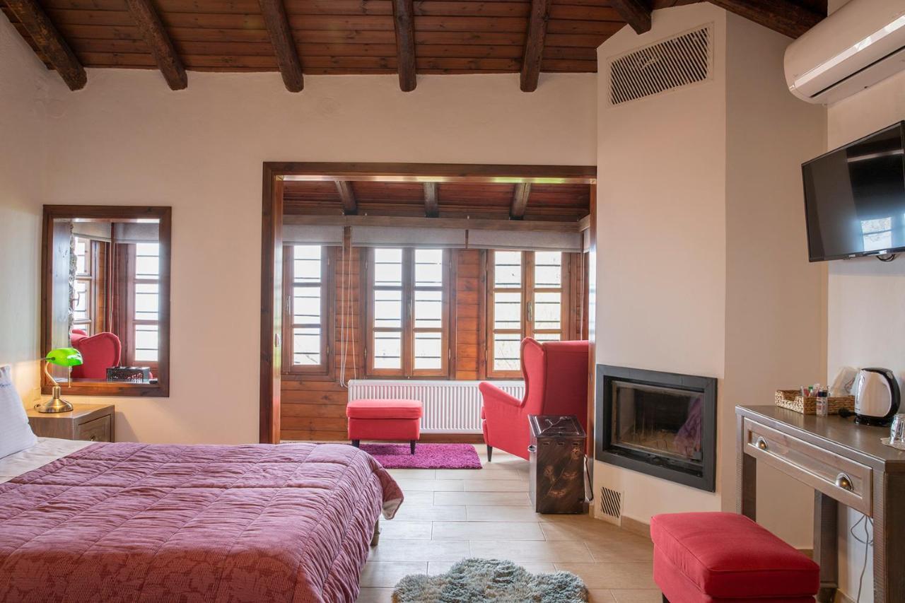 Guesthouse Ourania パライオス・パンテレイモン エクステリア 写真