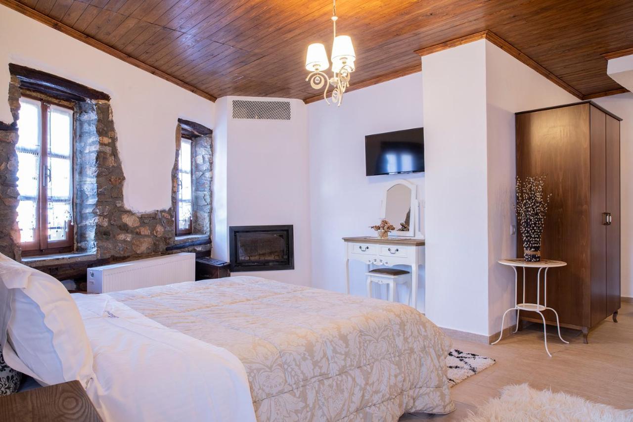 Guesthouse Ourania パライオス・パンテレイモン エクステリア 写真